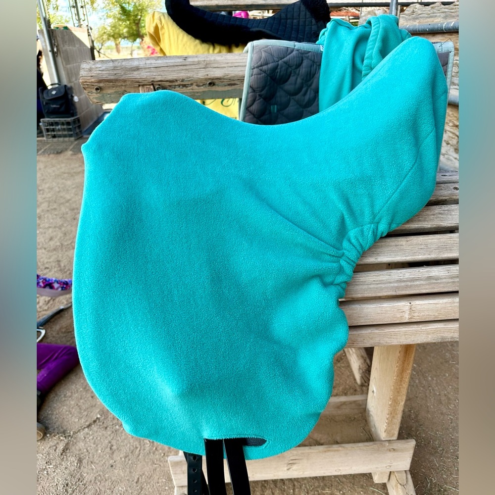 Teal fleece saddle cover